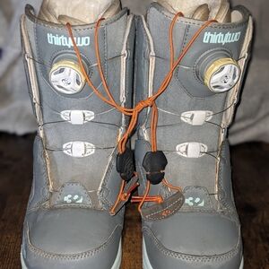 Women's Thirty Two Snowboarding Boots Gray
